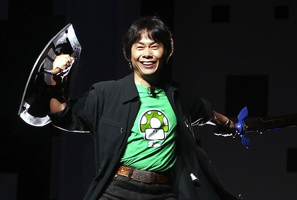 Extensa entrevista a Miyamoto de 1999 revela multitud de detalles desconocidos sobre el desarrollo de Ocarina of Time. Eliminar a Navi, descendencia en Zelda, la historia de la Trifuerza, cronología, mecánicas e ideas descartadas y mucho más.